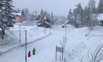 Na Žabljaku jutros skoro metar snijega