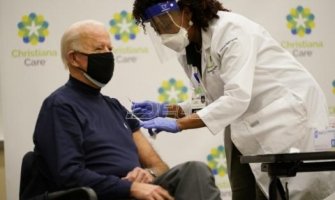 Bajden primio drugu dozu vakcine protiv korona virusa