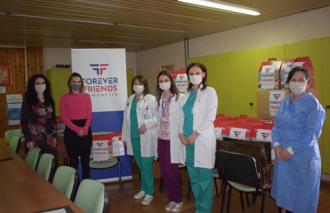 Humanost na djelu, donacija opštoj bolnici Berane i najmlađima