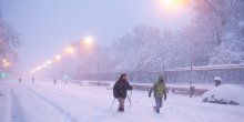 Snijeg zatrpao Madrid: Skijanje ulicama, bitke grudvama, reagovala i policija (VIDEO)