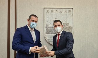  Vlada i Opština Berane zajedno da preispitaju loše koncesione ugovore, ukinu uvozničke lobije...