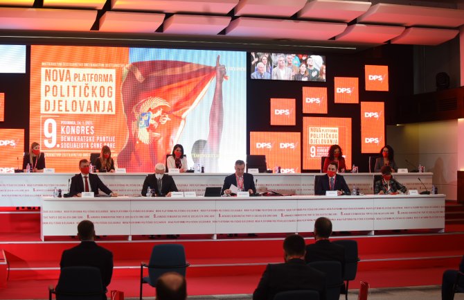 Promjene u Predsjedništvu DPS-a: Nema Markovića, Simovića, Ivanovića, Nuhodžića...