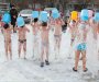 Zašto se djeca u Sibiru polivaju ledenom vodom?(VIDEO)