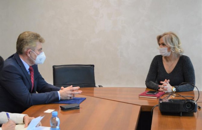 Borovinić Bojović:  Pored kovid pacijenata, uspostaviti bolje pružanje zdravstvenih usluga za ostale građane 