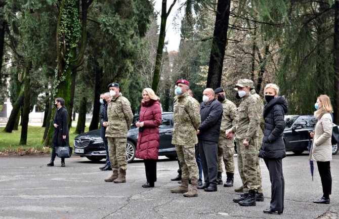 Pripadnici Vojske Crne Gore će nastaviti profesionalno da obavljaju dužnosti