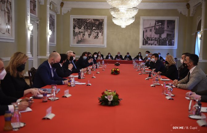 Vlada donijela  Mjere podrške: Uprkos naslijeđenom stanju imamo kontrolu nad javnim finansijama