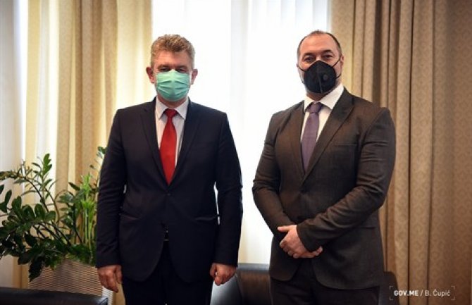 Unapređivanje saradnje posebno na polju očuvanja prirode