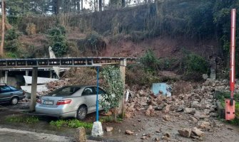 Herceg Novi: Obrušila se zemlja, zatrpani automobili