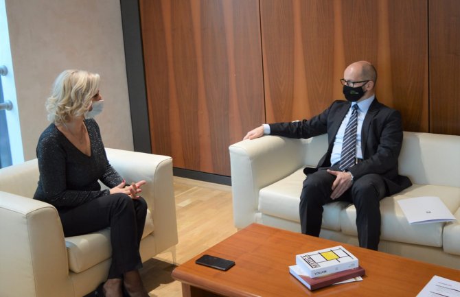 Presker pohvalio način na koji crnogorski zdravstveni sistem nosi borbu protiv virusa