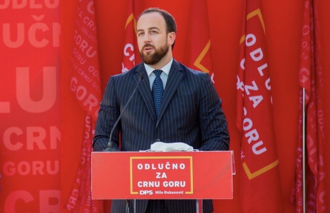 Nikolić odgovorio Vučiću: Ohrabrujete velikosrpske nacionaliste u Crnoj Gori, pod plaštom ambicije da budete regionalni lider Srba