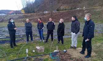 Veličković u Bijelom Polju sastao sa proizvođačima jagode: Poljoprivrednici da ulažu u proizvodnju