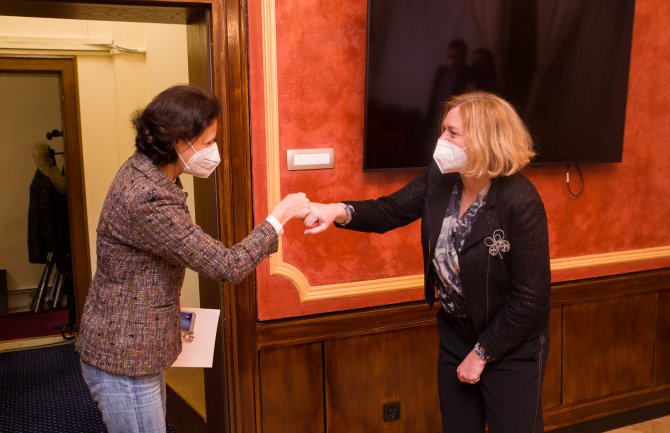 Neophodno da se osnuje Alimentacioni fond i registar samohranih roditelja, država da stane uz njih