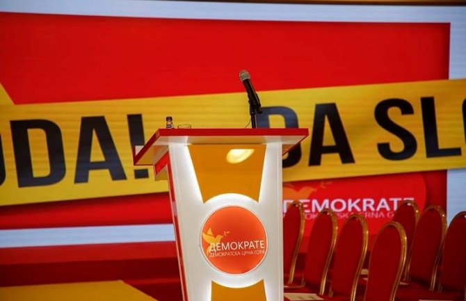 Demokrate: Prestanite da politizujete pandemiju i pustite ministarku i ljekare da rade svoj posao