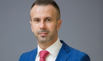 Bogdanović: Demokrate ne trguju zakonima, Katnić odmah i bezuslovno da ode