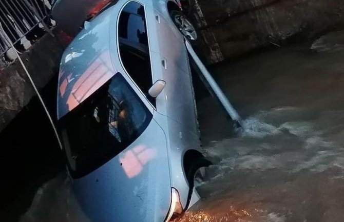Bijelo Polje: BMW završio u rijeci 