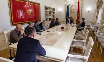 Raditi na poboljšanju sveukupnog društvenog ambijenta za rad medija