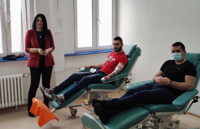 40 članova SNP Bijelo Polje dalo krv: Uvijek će biti tu da pomognu svom gradu 