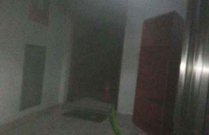 Izgorio dio stana u Ulcinjskoj ulici u Glavnom gradu
