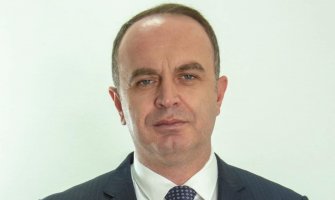 Đeljošaj protiv zatvaranja kafića u Tuzima: Nećemo dozvoliti da se niko sveti našim privrednicima