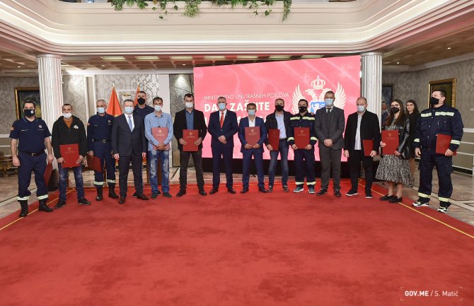 Sekulović uručio nagrade i priznanja pripadnicima sistema zaštite i spašavanja