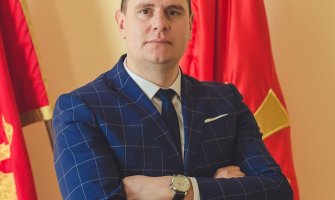 Cetinjanin pisao premijeru i ministarki zdravlja: Zatvarate gradove a držite granice otvorene