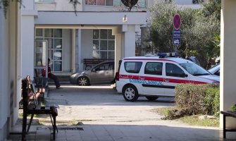  Povećava se broj zaraženih u Ulcinju: „Dok se političari prepucavaju, narod umire“