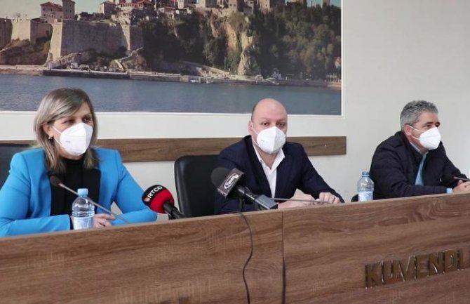 Epidemiološka situacija u Ulcinju kulminirala: Zabrinjava ulazak kovida u sve obrazovne institucije, među nastavnicima ima smrtnih slučajeva 