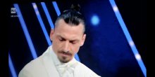 Ibrahimović zbog gužve morao da stopira da bi stigao na Sanremo, tražio da on vozi (VIDEO)