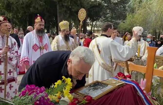 Crnogorski premijer i ministri na sahrani episkopu Atanasiju