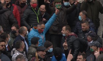 Ministarstvo prosvjete podnosi krivičnu prijavu protiv Čirgića i ostalih učesnika današnjeg skupa