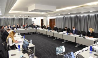 Neophodno uvesti lockdown na tri sedmice kako bi imali ljetnju sezonu