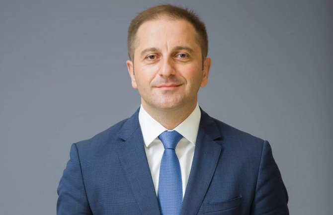 Šehović: Premijer ni nakon 15 dana ne dostavlja informacije o kupovini 2 aviona od 21 milion dolara