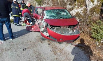 Saobraćajna nezgoda na Njegušima, tri osobe povrijeđene