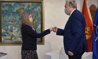 Krivokapić: Nadam se da će masovna imunizacija pomoći da se izađe iz ove teške situacije 