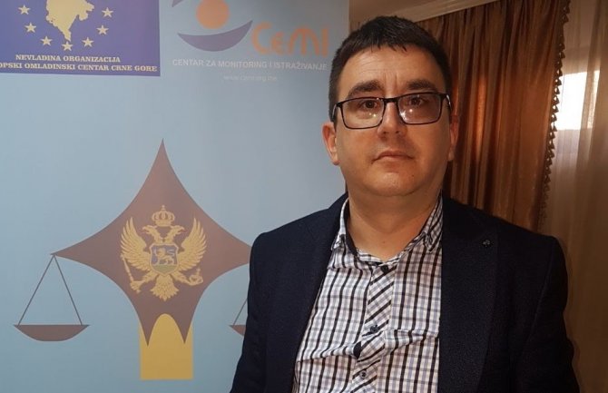 Španjević: Ostrašćeni pojedinci ne znaju za simboliku i svetinju zastava, mašu da doprinesu jačanju podjela