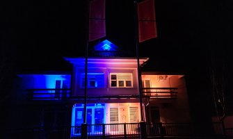 Dnevni centar Cetinje večeras u plavo-žutoj boji