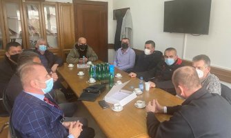 Knežević razgovarao sa policajcima kojima je na parlamentarnim izborima bilo onemogućeno da glasa