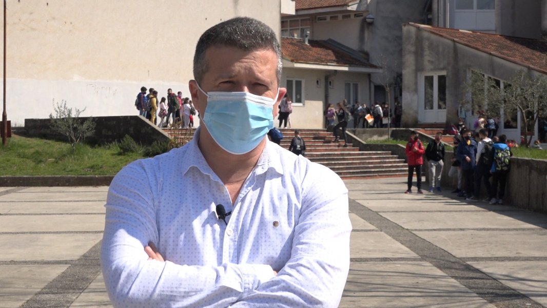 TivatPortretDirektorOsnovnekoleDragoMiloviPredragui