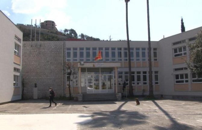  U Herceg Novom otvorene škole i vrtići, veliko interesovanje za vakcinaciju