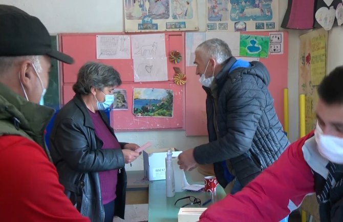  Nema primjedbi na tok glasanja u selu Javljen nadomak Nikšića