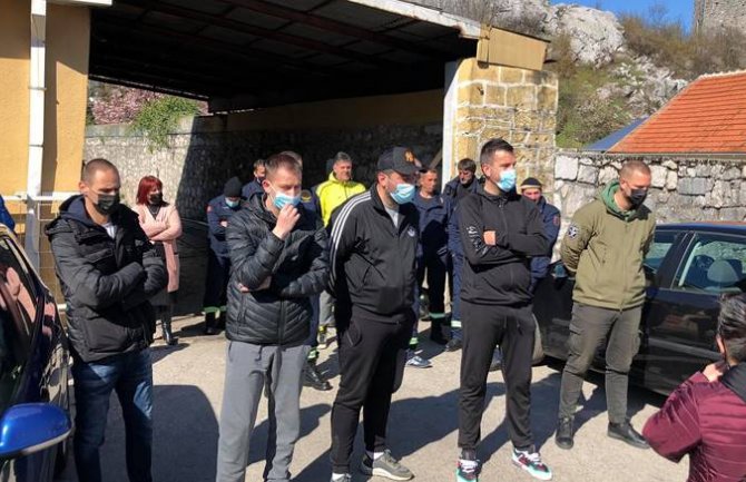 Pružili podršku kolegama: Vatrogasci iz NK peti dan štrajkuju glađu