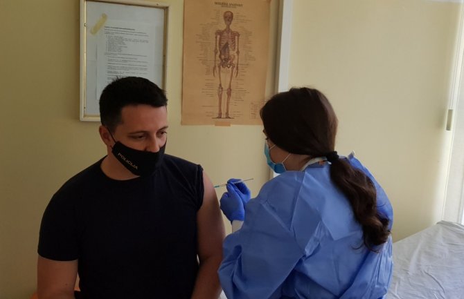 Počela vakcinacija policajaca