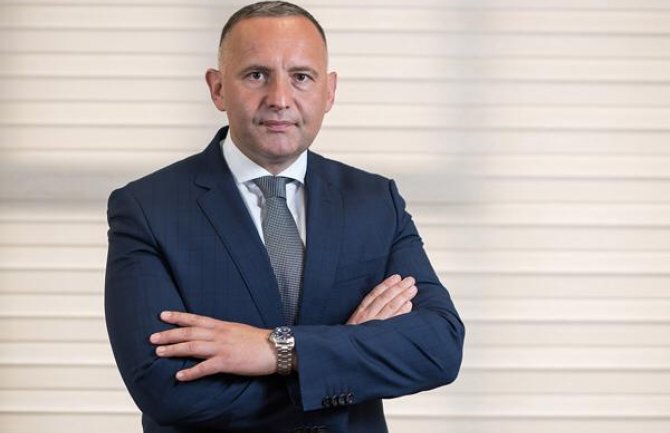 Žurić: Zar za članove porodice premijera ne važe mjere, kako premijer sebi daje za pravo da prijeti građanima?