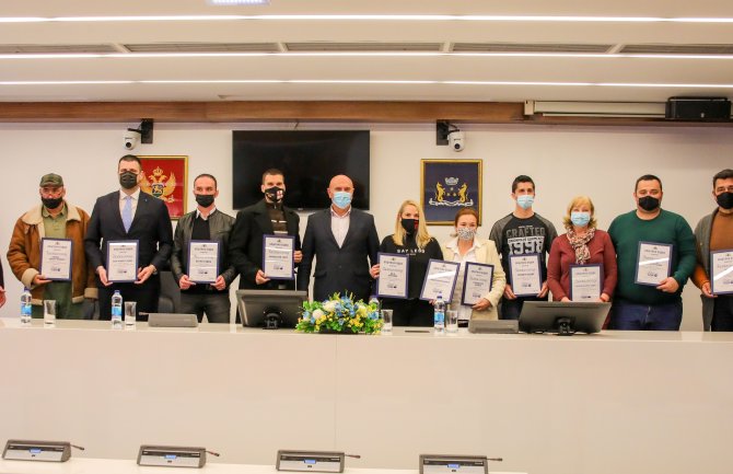 Carević uručio zahvalnice donatorima Narodne kuhinje Budva: Dolazi vrijeme kada će solidarnost biti naša najveća vrlina