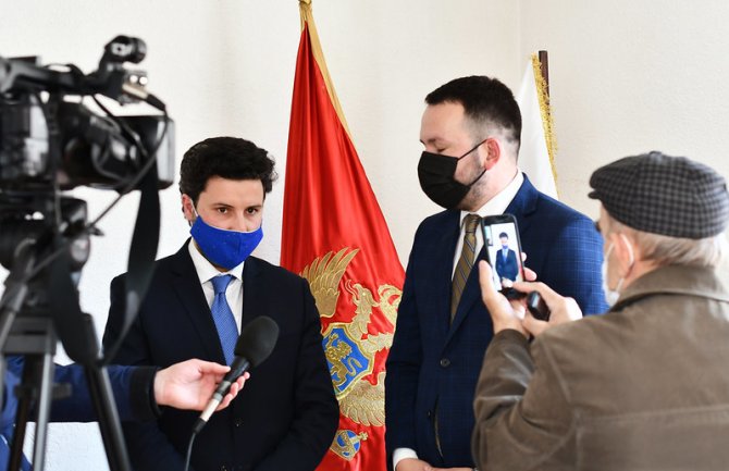 Abazović: Promijeniti pristup prethodnih Vlada koje su diskriminisale opštine koje su na rubu zemlje.