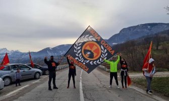 Crnogorska Anadrijevica: Kolona duga nekoliko kilometara pokazala kako se voli i brani svoja zemlja