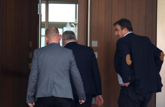 Krivokapić napustio sastanak lidera Parlamentarne većine; Knežević: Premijer optužio mene i Abazovića da rušimo Vladu