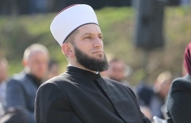 Muftija sandžački: Zaustaviti skrnavljenje pod munarom gdje se naplaćuju računi za struju