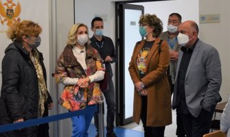 Borovinić Bojović posjetila punkt za vakcinaciju u Tehnoplisu u Nikšiću