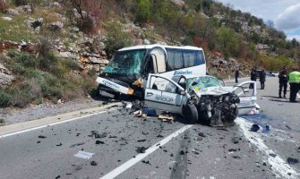 Stravičan udes na putu Podgorica- Cetinje, jedno lice poginulo, devet povrijeđenih